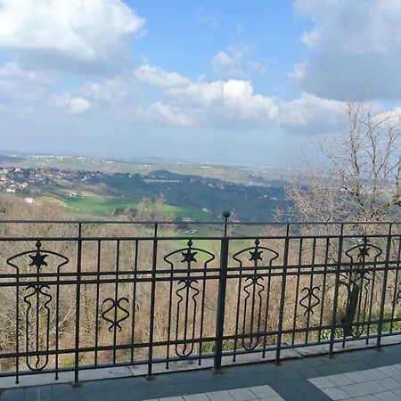 Villa Montescudo Nyaraló *